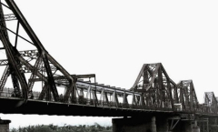 Bí ẩn lịch sử đằng sau Cầu Long Biên lâu đời nhất Hà Nội 